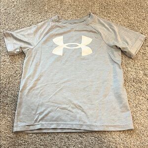 Boy’s small Under Armour Light Gray Tee with White Logo. Moisture wicking.